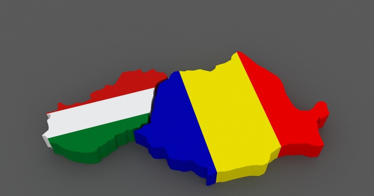 Magyarország és Románia térképe egymás mellett, zászlók színeivel.